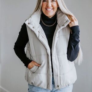 NEW worn once Blu Pepper Light Gray Puffer Vest